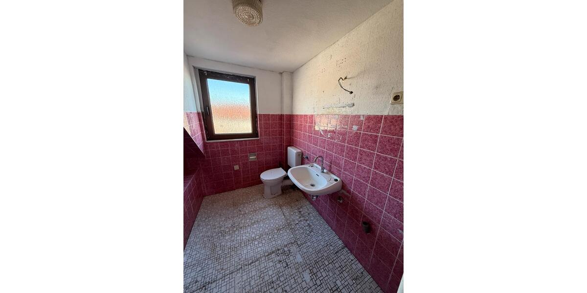 Dachgeschoßwohnung Gelsenkirchen Gelsenkirchen-Nord - 2 Zimmer, 77 m&sup2;, 450&euro; | Angebot:26005024