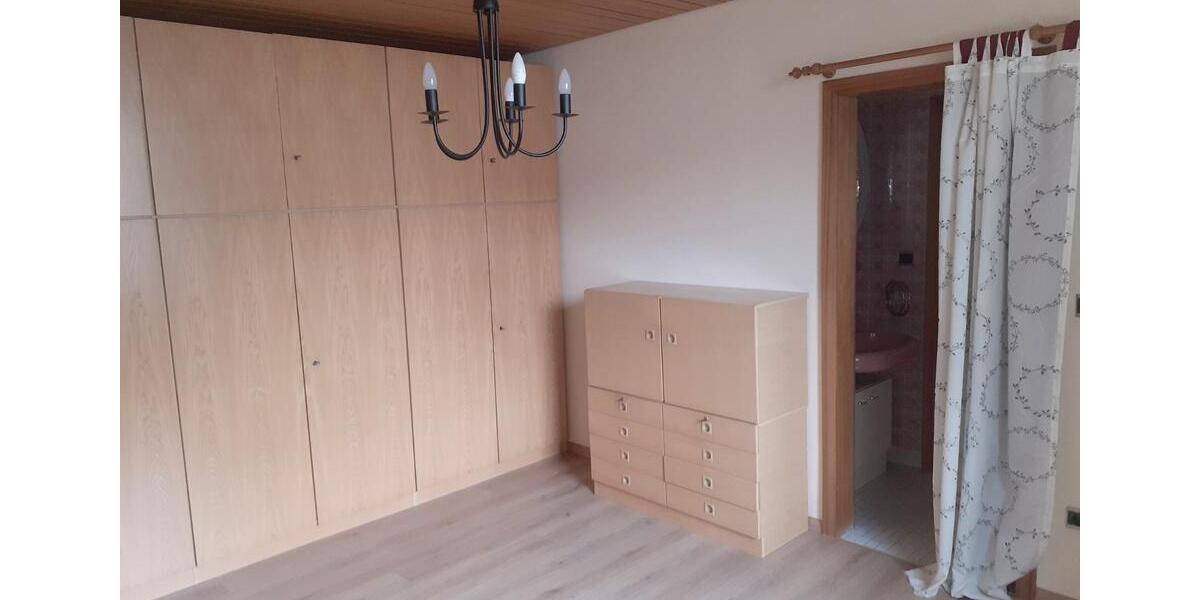 Hochparterre Essen Stadtbezirk III - 3 Zimmer, 64 m&sup2;, 520&euro; | Angebot:24853245