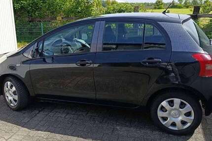 Toyota Yaris 123.000 km 2.500 &euro; Gelsenkirchen, Stadt 45899