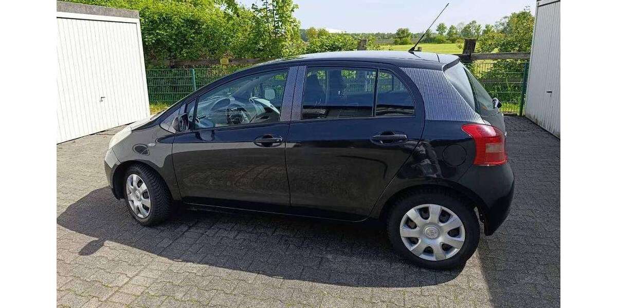 Toyota Yaris 123.000 km 2.500 &euro; Gelsenkirchen, Stadt 45899