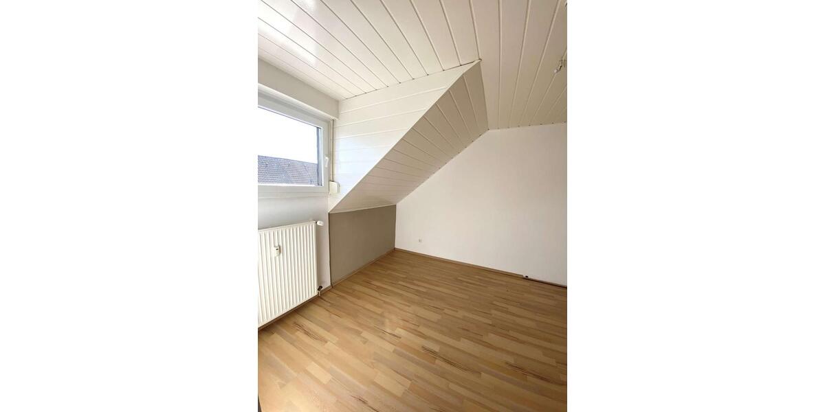 Dachgeschoßwohnung Dortmund Brackel - 2 Zimmer, 68 m&sup2;, 495&euro; | Angebot:25500376