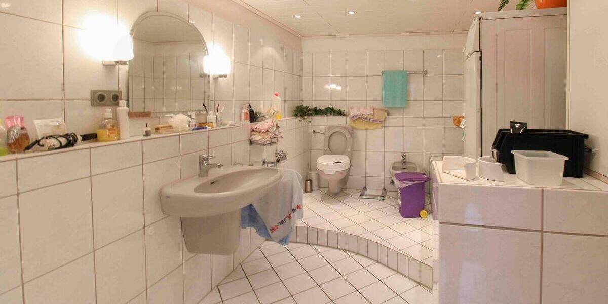 Mehrfamilienhaus, Wohnhaus Bochum Laer - 6 Zimmer, 211 m&sup2;, 320.000&euro; | Angebot:26043818