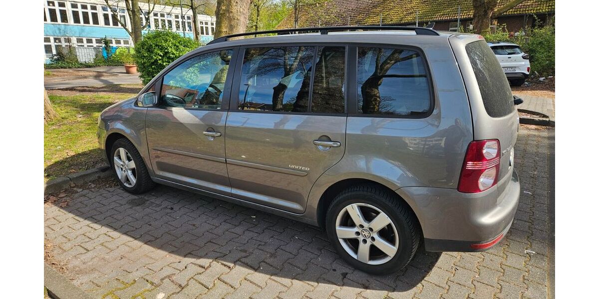 VW Touran 171.517 km 3.600 &euro; Essen 45326