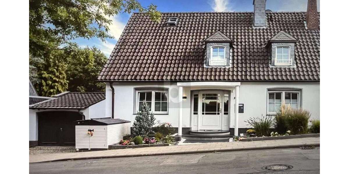 Einfamilienhaus Essen Stadtbezirk II - 7 Zimmer, 240 m&sup2;, 1.100.000&euro; | Angebot:26753656