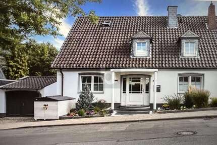 Haus Essen Stadtbezirk II - 7 Zimmer, 240 m&sup2;, 1.100.000&euro; | Angebot:26753656