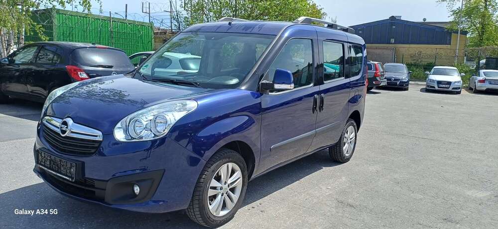 Opel Combo 122.000 km 8.970 &euro; Bochum 44801
