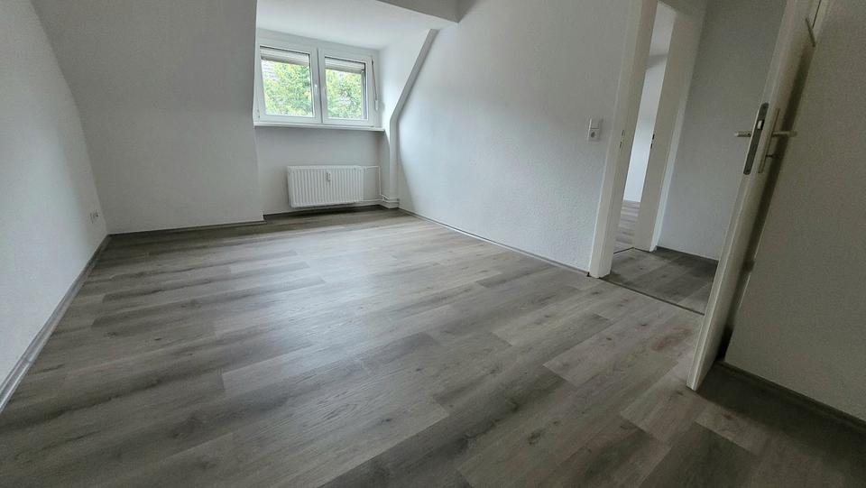 Dachgeschoßwohnung Essen Stadtbezirk IV - 2 Zimmer, 47 m&sup2;, 406&euro; | Angebot:24516980