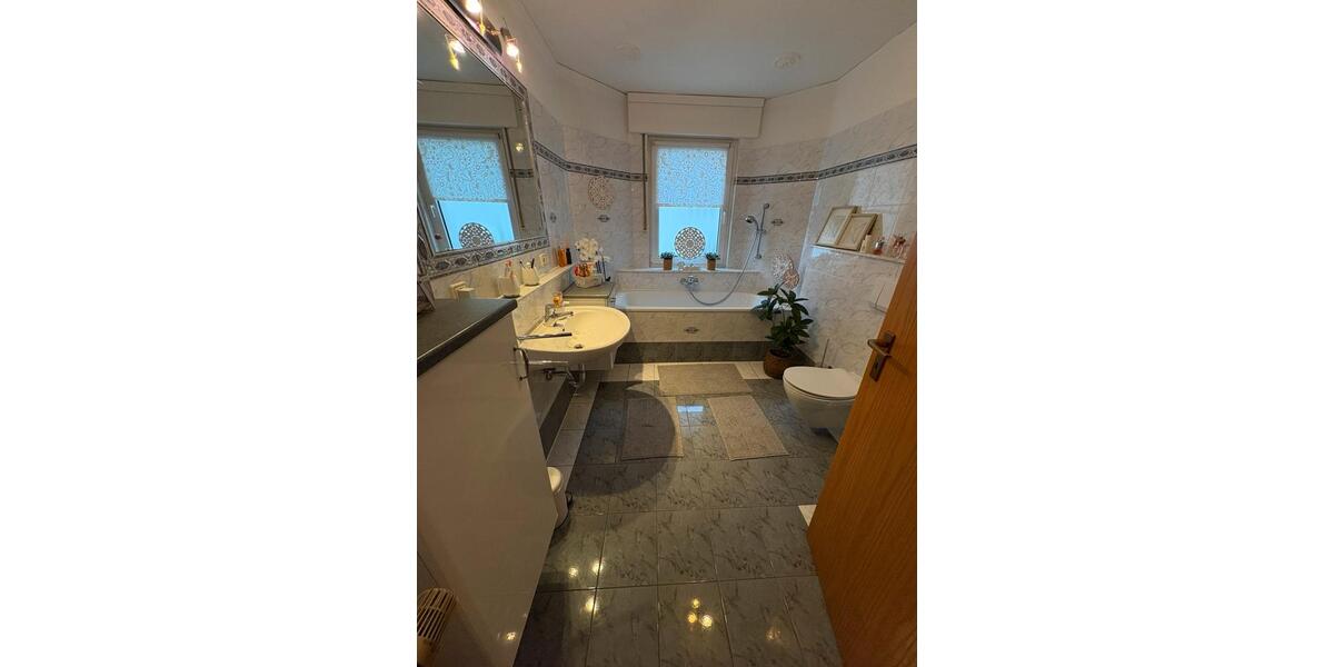 Reihenhaus Essen Stadtbezirk VI - 6 Zimmer, 130 m&sup2;, 385.000&euro; | Angebot:25921680