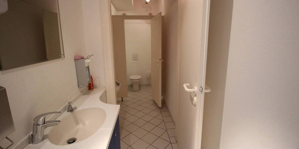 Gewerbeobjekt Essen Stadtkern - 7 Zimmer, 226 m&sup2;, 1.580&euro; | Angebot:25769450