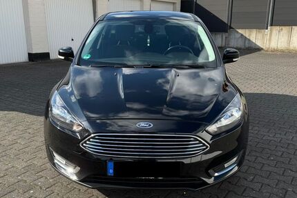 Ford Focus 68.000 km 8.600 &euro; Oer-Erkenschwick 45739