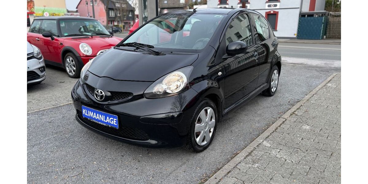 Toyota Aygo (X) 199.789 km 2.750 &euro; Dortmund 44143