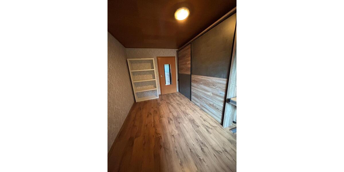 Etagenwohnung Lünen Alstedde - 8 Zimmer, 216 m&sup2;, 1.890&euro; | Angebot:26051024