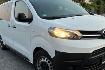 Toyota Proace (Verso) 188.000 km 10.900 &euro; Bochum 44807