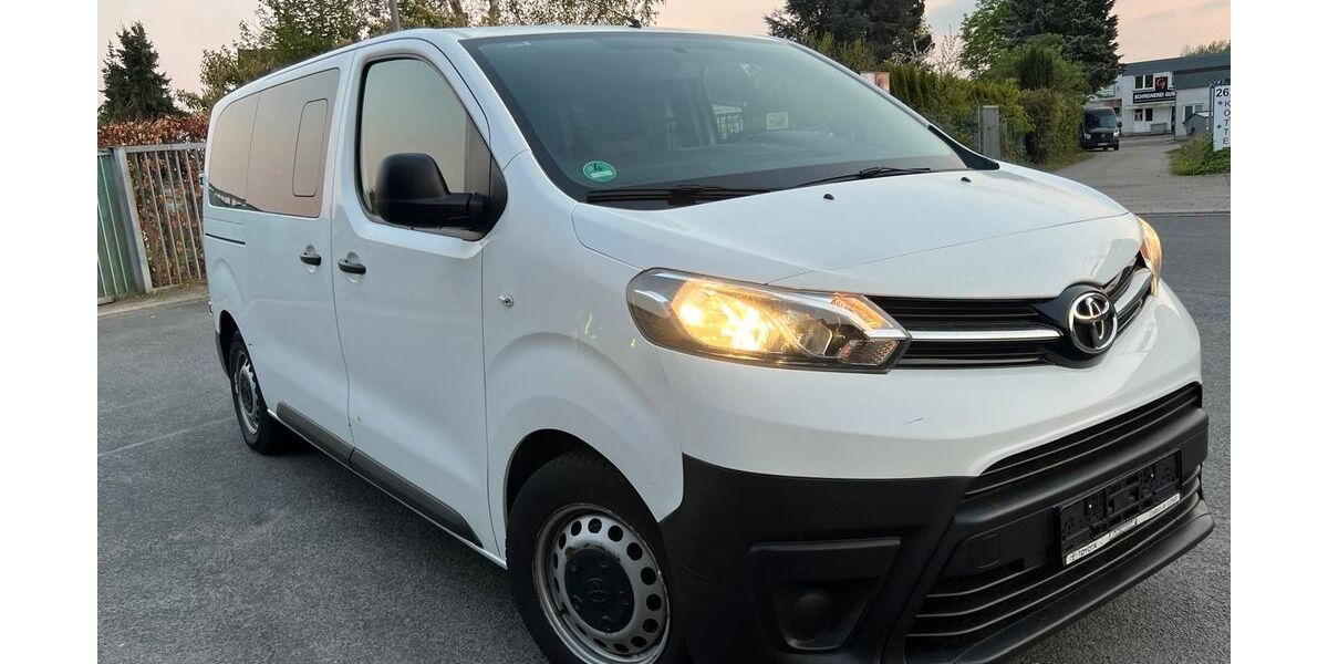Toyota Proace (Verso) 188.000 km 9.700 &euro; Bochum 44807