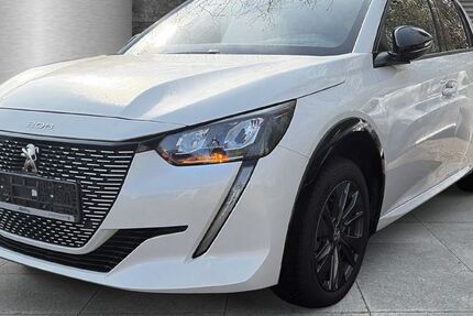 Peugeot e-208 77.583 km 13.750 &euro; Herten 45699