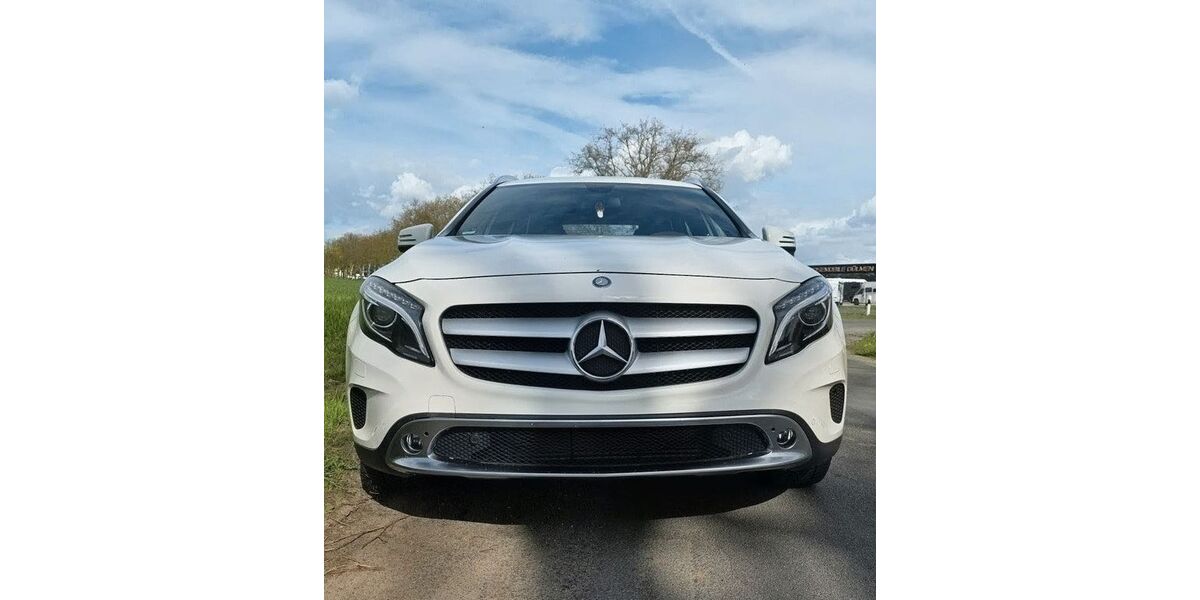 Mercedes-Benz GLA 200 65.413 km 15.900 &euro; Dorsten 46284