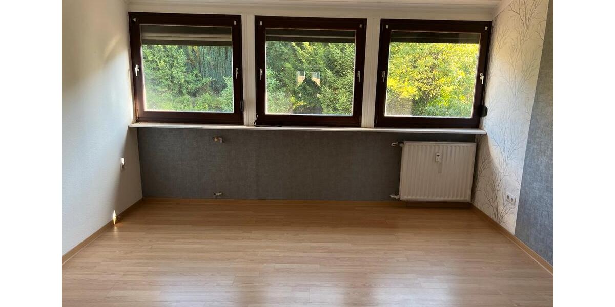Dachgeschoßwohnung Ennepetal - 2.5 Zimmer, 100 m&sup2;, 900&euro; | Angebot:25903473