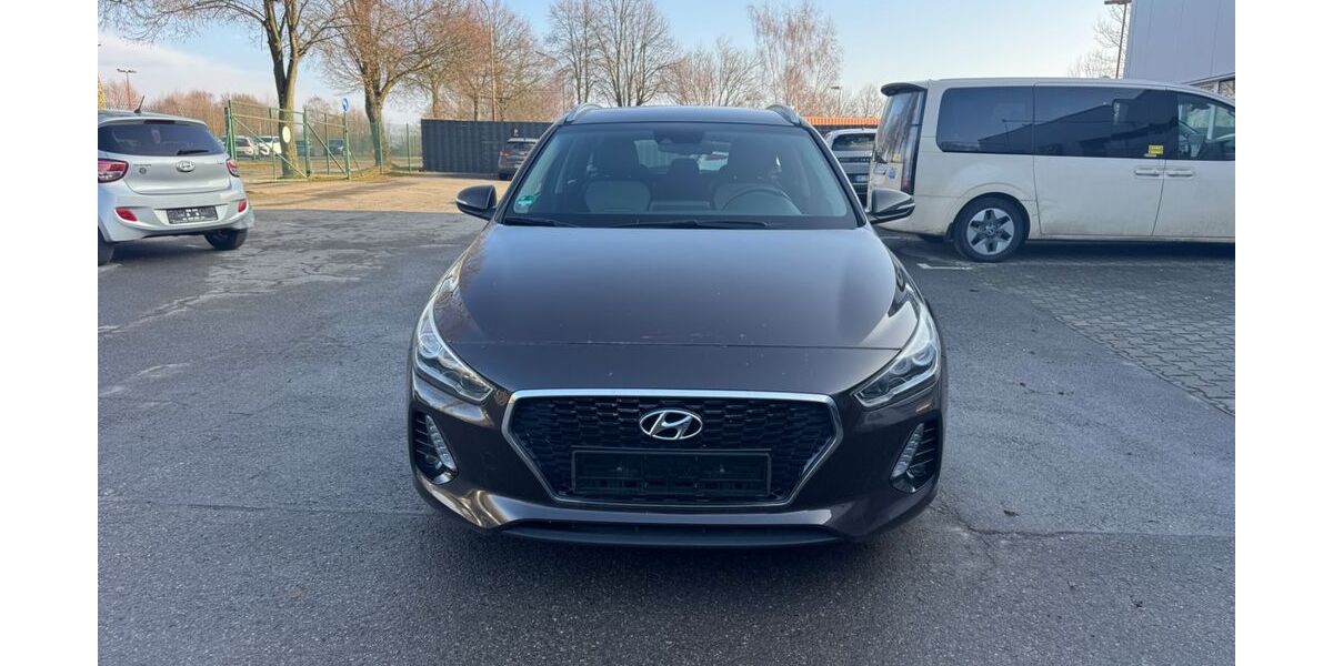 Hyundai i30 85.000 km 10.999 &euro; Gelsenkirchen 45879