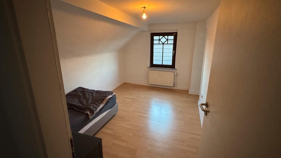 Etagenwohnung Kamen - 4 Zimmer, 140 m&sup2;, 1.450&euro; | Angebot:25052512