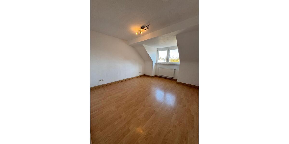Dachgeschoßwohnung Essen Südviertel - 5 Zimmer, 117 m&sup2;, 1.150&euro; | Angebot:26696762