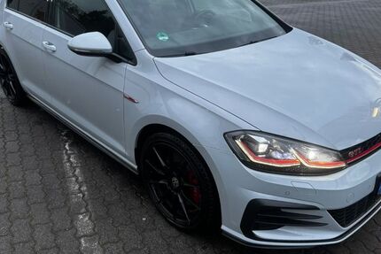 VW Golf 71.000 km 21.900 &euro; Recklinghausen 45665