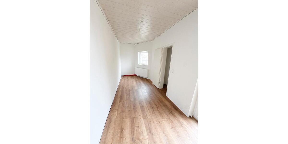 Dachgeschoßwohnung Dortmund Hörde - 3 Zimmer, 75 m&sup2;, 900&euro; | Angebot:26007013