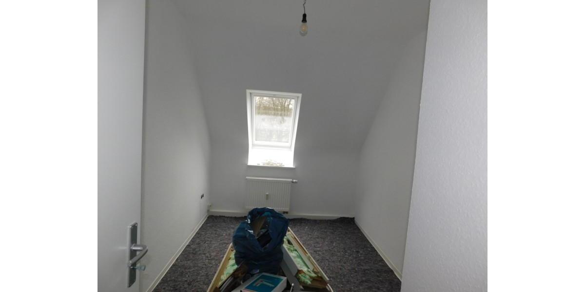 Dachgeschoßwohnung Essen Stadtbezirk III - 2.5 Zimmer, 48 m&sup2;, 451&euro; | Angebot:24249118