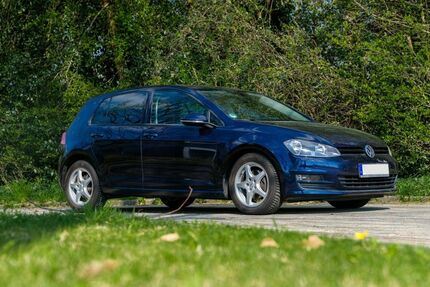 VW Golf 82.000 km 9.400 &euro; Essen 45239