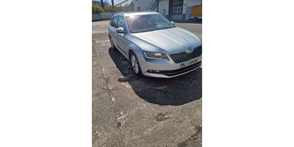 Skoda Superb 268.136 km 11.999 &euro; Dortmund 44001