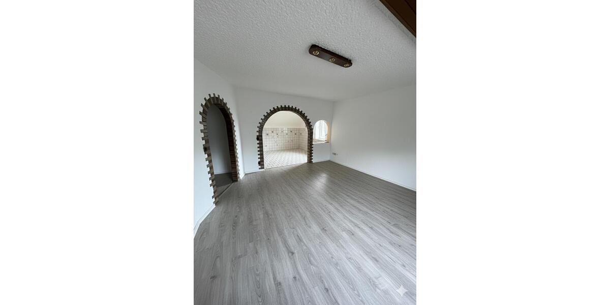 Dachgeschoßwohnung Essen Stadtbezirk VI - 3 Zimmer, 74 m&sup2;, 760&euro; | Angebot:26665409