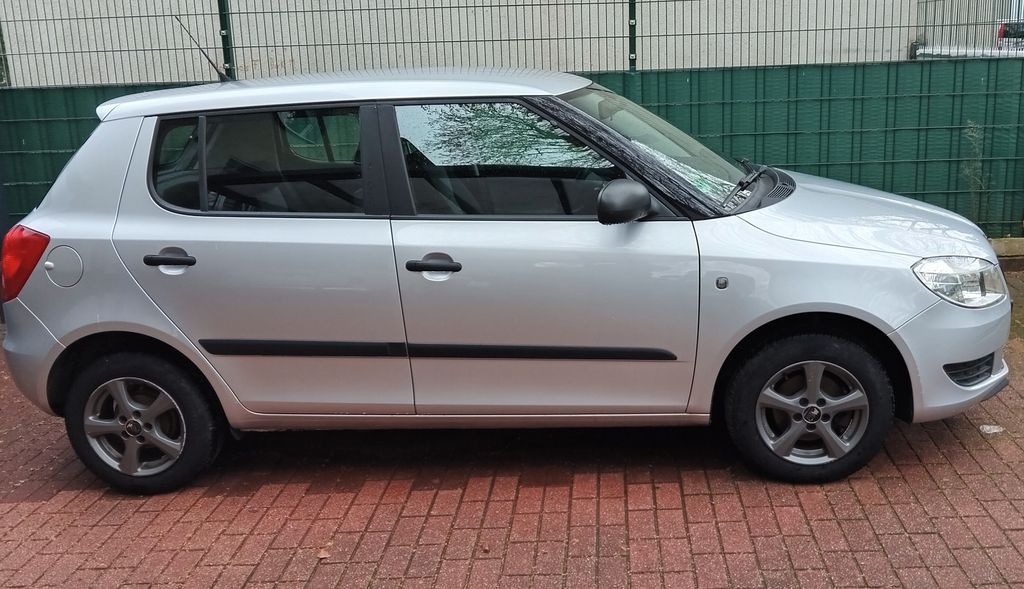 Skoda Fabia 98.353 km 3.500 &euro; Gelsenkirchen 45891