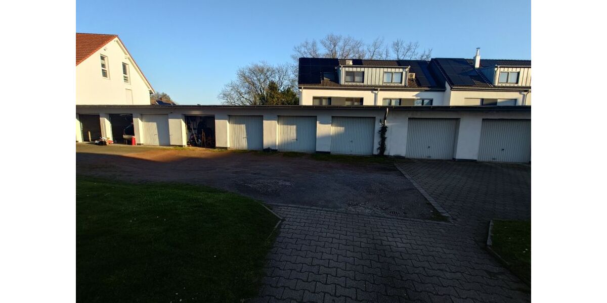 Provisionsfrei* Mehrfamilienhaus mit 4 Garagen in guter Lage - Mehrfamilienhaus, Wohnhaus Essen Stadtbezirk VIII | Angebot:25999211