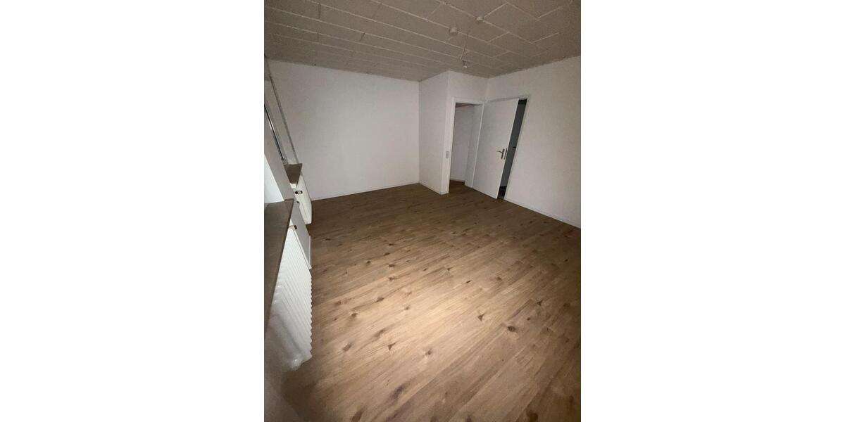 Etagenwohnung Essen Stadtbezirk VIII - 4 Zimmer, 95 m&sup2;, 1.500&euro; | Angebot:26112921