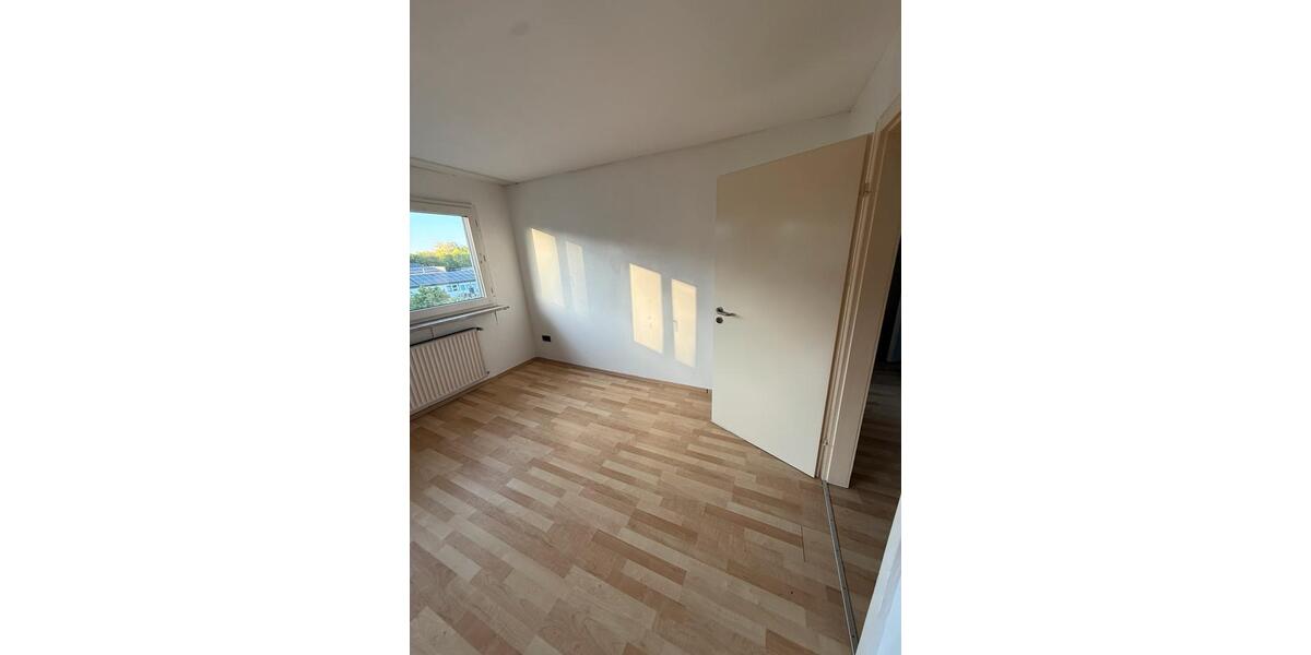 Dachgeschoßwohnung Essen Stadtbezirk V - 2 Zimmer, 70 m&sup2;, 750&euro; | Angebot:26699828
