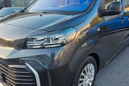 Toyota Proace 1.984 km 38.599 &euro; Gelsenkirchen 45884