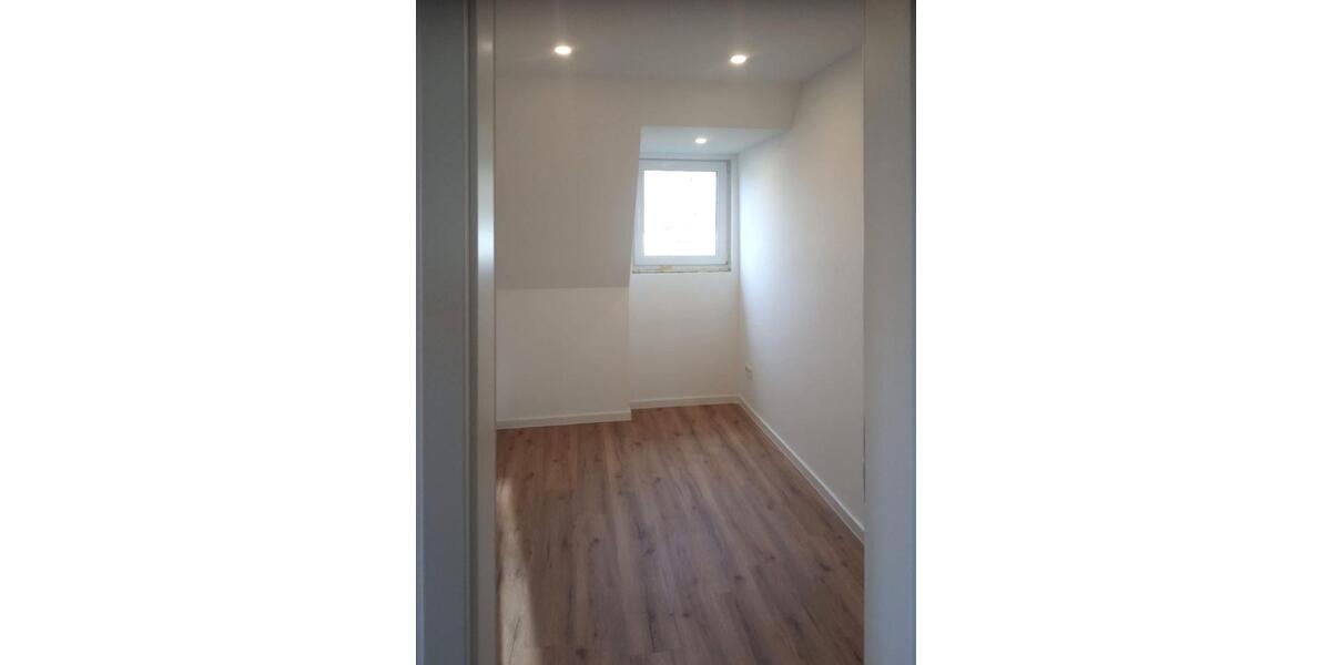 Dachgeschoßwohnung Schwerte - 3 Zimmer, 44 m&sup2;, 550&euro; | Angebot:25590121