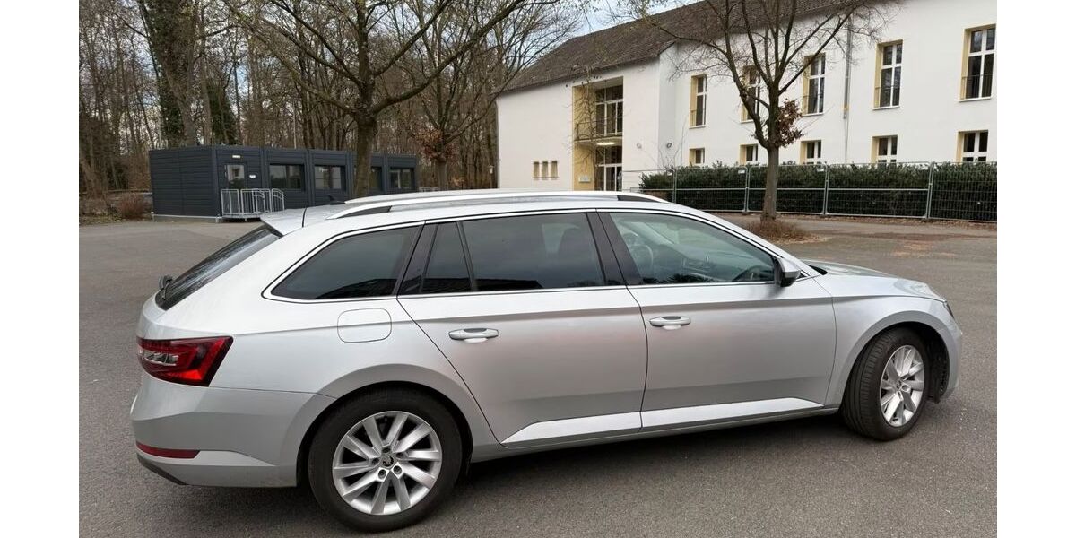 Skoda Superb 244.000 km 8.490 &euro; Bochum 44789
