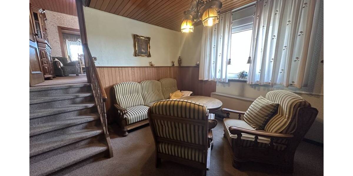 Einfamilienhaus Herten Langenbochum - 8 Zimmer, 215 m&sup2;, 350.000&euro; | Angebot:26142775