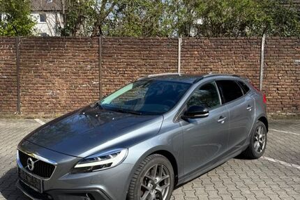 Volvo V40 Cross Country 127.000 km 14.690 &euro; Essen 45314