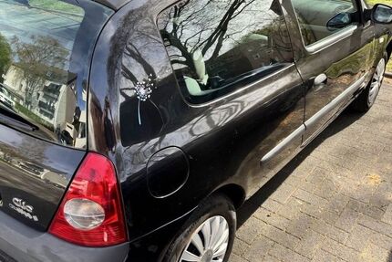 Renault Clio 154.000 km 800 &euro; Gelsenkirchen 45894