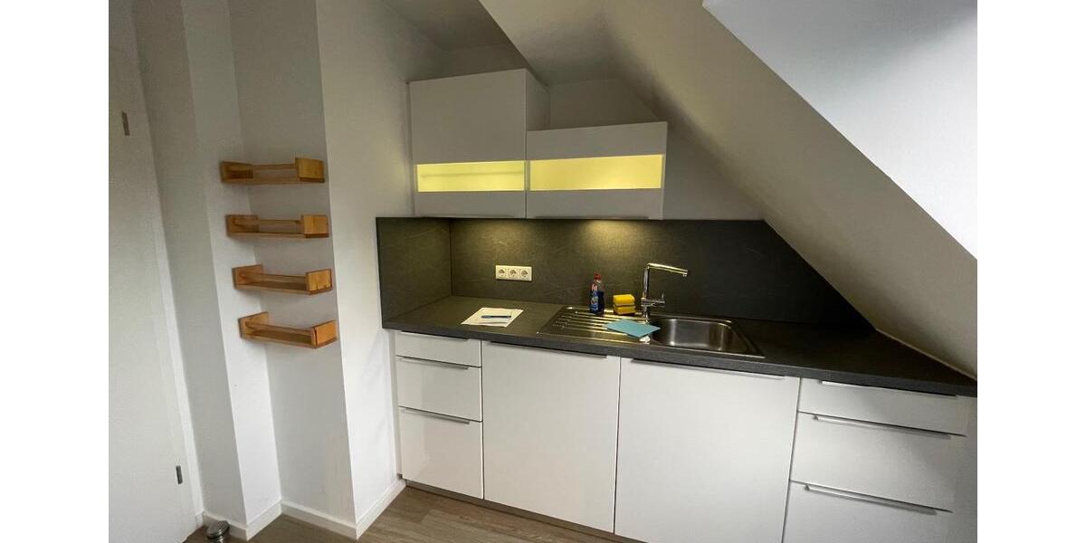 Dachgeschoßwohnung Essen Huttrop - 3.5 Zimmer, 87 m&sup2;, 1.044&euro; | Angebot:25377302