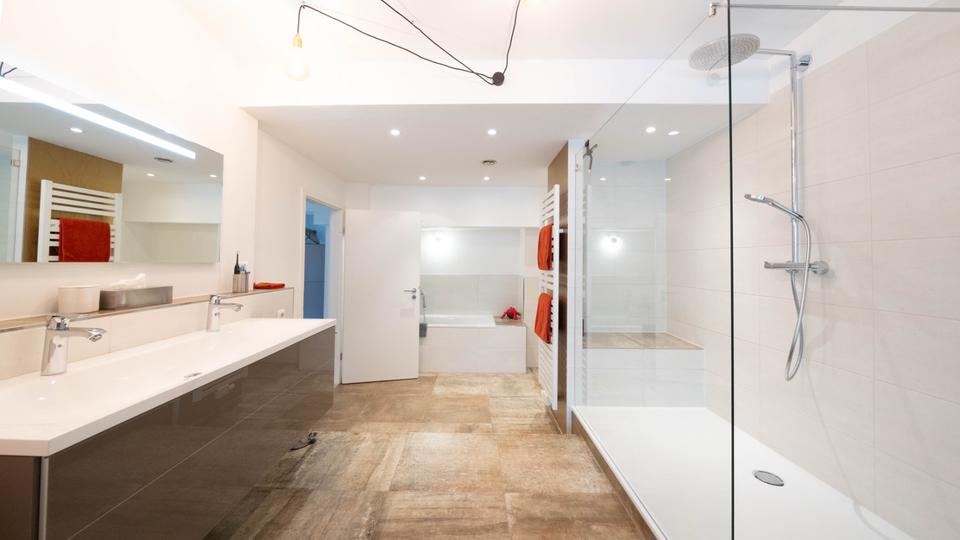 Reihenhaus Essen Stadtbezirk VIII - 4 Zimmer, 270 m&sup2;, 750.000&euro; | Angebot:26122103