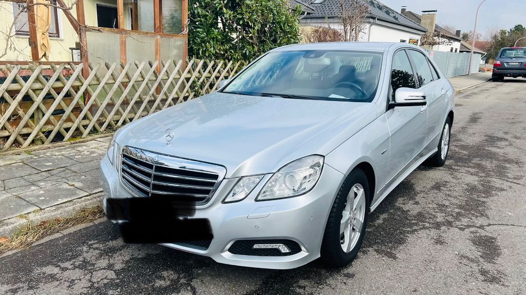 Mercedes-Benz E 220 126.000 km 10.700 &euro; Unna 59425