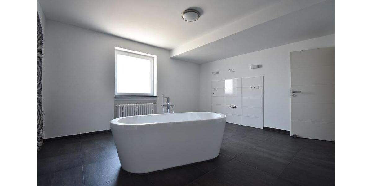 Etagenwohnung Essen Stadtbezirk VI - 4 Zimmer, 145 m&sup2;, 1.450&euro; | Angebot:22040281