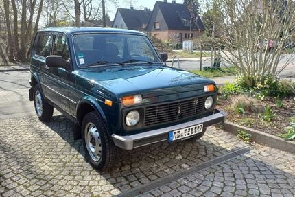 Lada Niva 39.100 km 9.200 &euro; Recklinghausen 45661