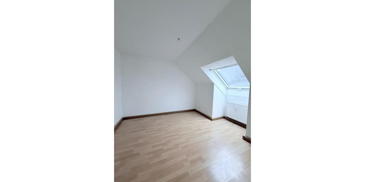Dachgeschoßwohnung Lünen Brambauer - 3 Zimmer, 64 m&sup2;, 480&euro; | Angebot:26031687
