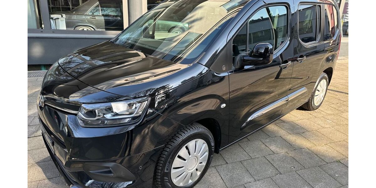 Toyota Proace City 45.381 km 15.950 &euro; Gelsenkirchen 45899