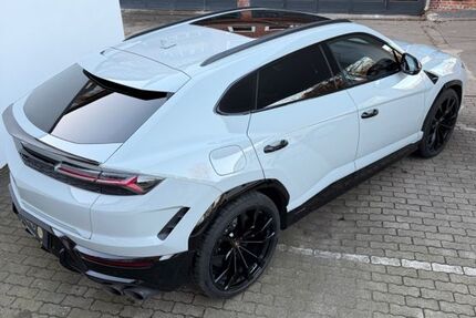Lamborghini Urus 1.900 km 339.150 &euro; Dortmund 44141
