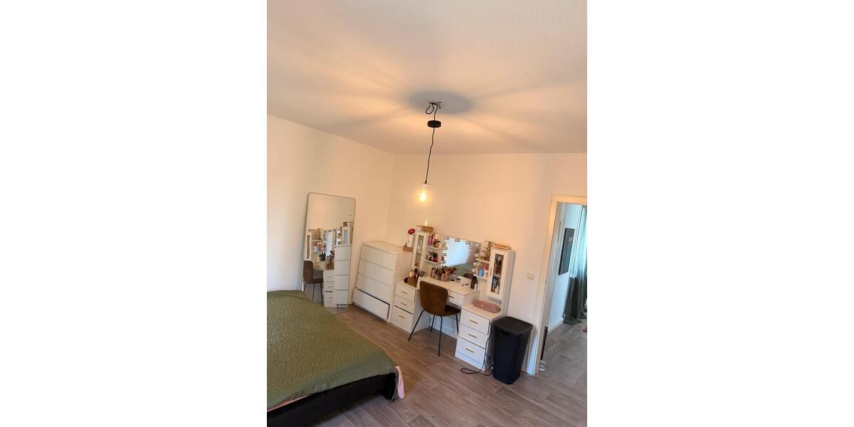 Etagenwohnung Essen Stadtbezirk IV - 2.5 Zimmer, 60 m&sup2;, 420&euro; | Angebot:26021725