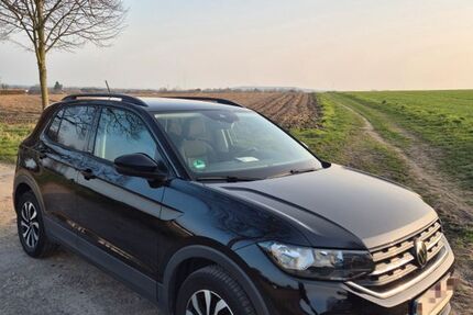 VW T-Cross 94.850 km 14.390 &euro; Recklinghausen 45659